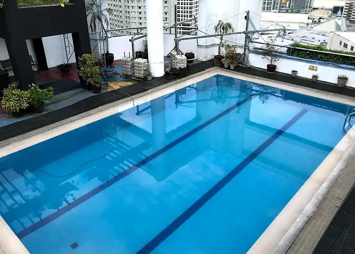 Urban Oasis At Plaza 2 Apartment