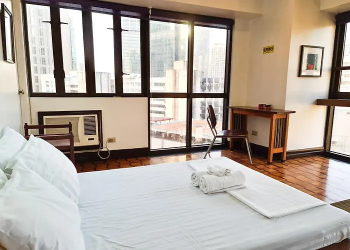 Urban Oasis At Plaza 2 Apartment *
